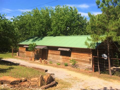 Quiet & Secluded Cabin at Skiatook Lake | Skiatook - Osage County, OK