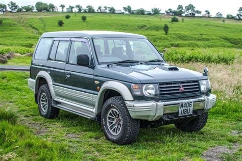 Mitsubishi Pajero Old Model