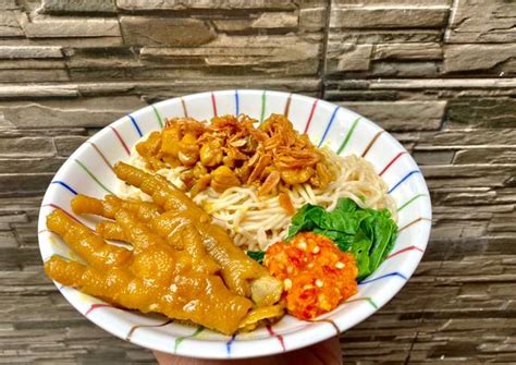 Resep Mie Ayam Ceker oleh Nia Ruhmaniyah - Cookpad