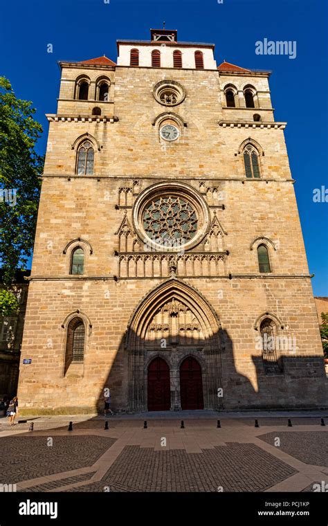 Cahors cathedral hi-res stock photography and images - Alamy