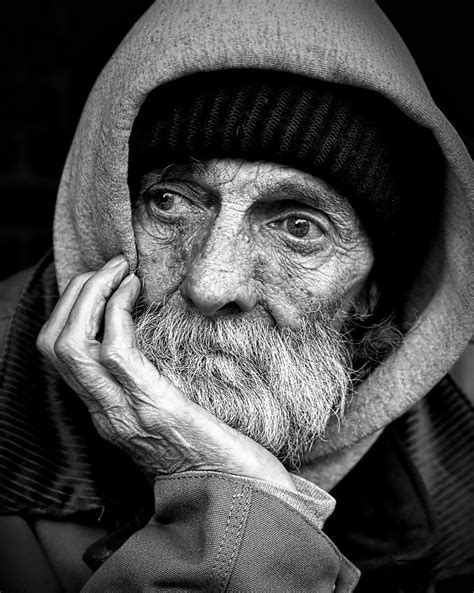 Mentally ill Homeless essay | Photographie noir et blanc, Portrait noir ...