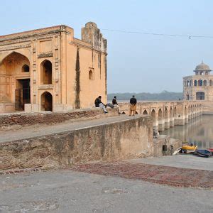 HIRAN MINAR: AN ALLURING HISTORIC LOCATION - Tripako