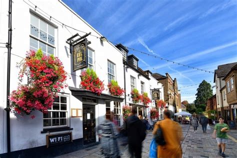 Eel Pie Island Museum, Twickenham, London - Eel Pie Pub exterior (NCN ...