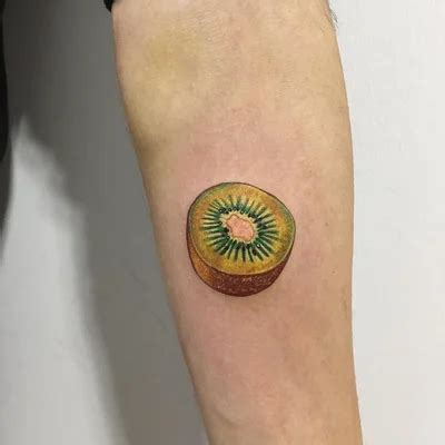 Kiwi tattoo: what does the fruit tattoo mean, styles and designs | VeAn ...