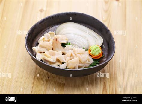 Siromiru (Japanese geoduck ) sashimi Stock Photo - Alamy