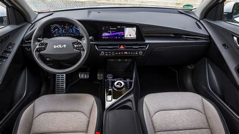 New 2023 Kia Niro Interior Review – Features, Technologies and How to ...