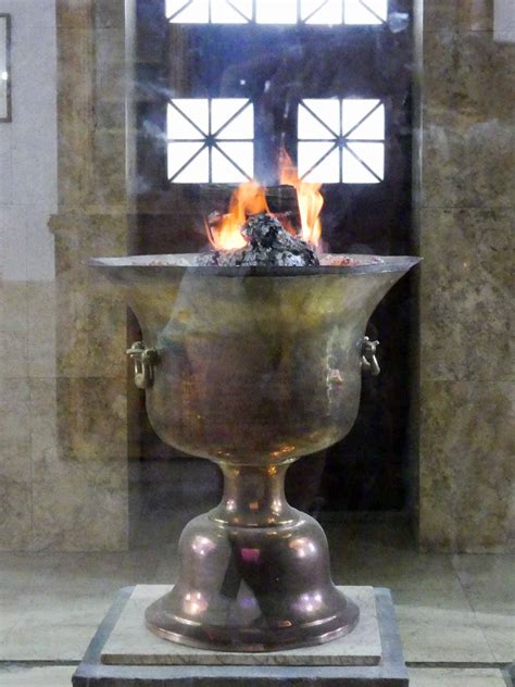 Zoroastrianism and Fire Worship, the Ancient Religion of Iran - Top ...