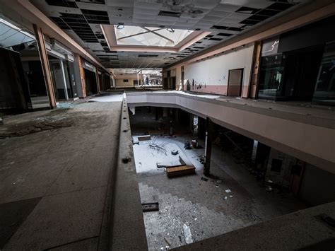 Deserted Places: The abandoned Rolling Acres Mall in Ohio