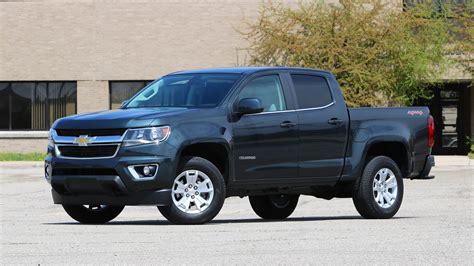 2017 Chevy Colorado Review: All You Need From A Truck, Scaled Down