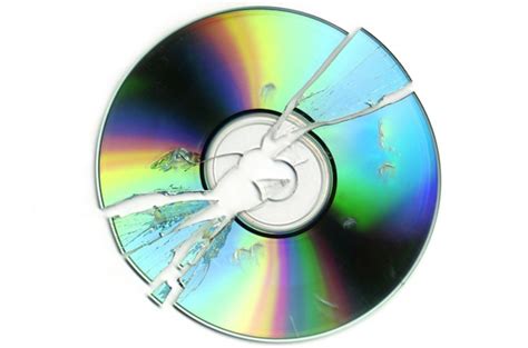 User loses half of a CD-ROM in his boss's PC • The Register