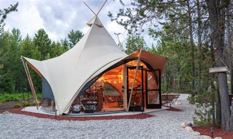 Glacier National Park Glamping & Lodging | Under Canvas Glacier | Tent ...