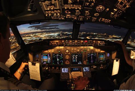 Boeing 737 Cockpit Wallpaper