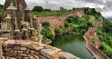 Udaipur: Skip-the-Line Chittorgarh Fort & optionele add-ons | GetYourGuide