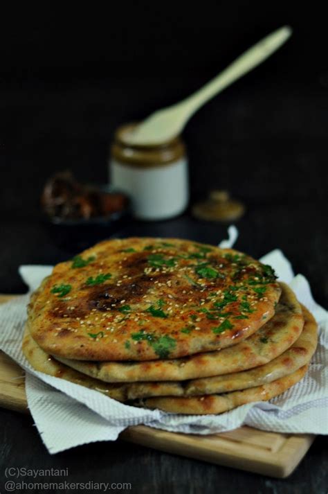 Potato-cheese Kulcha - A Homemaker's Diary