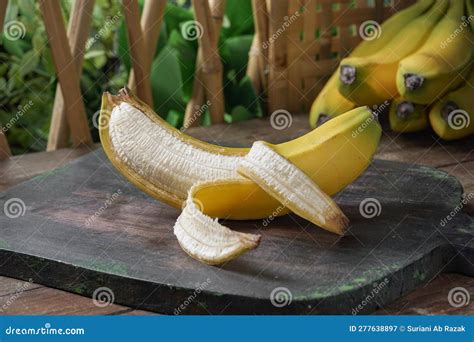 Cavendish Banana or Pisang Montel Stock Image - Image of banana ...