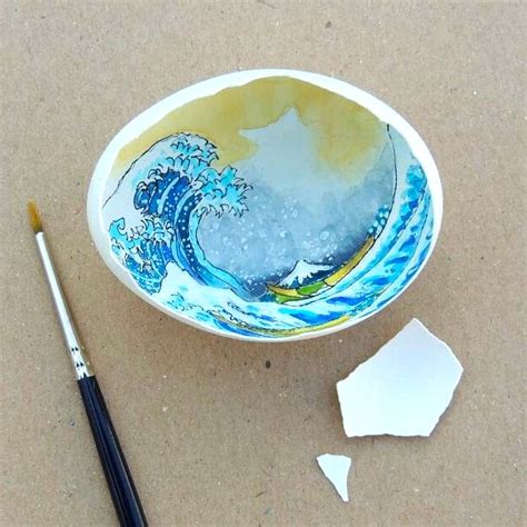 Eggshell Art Features Recreations of World-Renowned Paintings