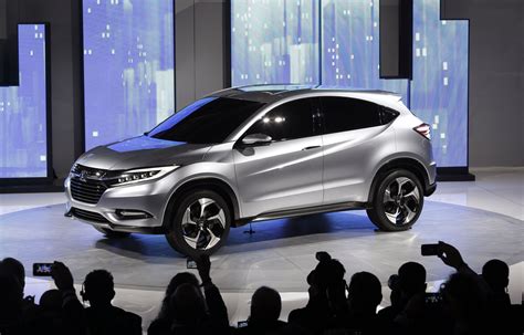 Honda offers glimpse of new small SUV