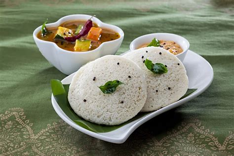 इडली सांभर चटनी - Idli Sambar Chutney (recipe in hindi)