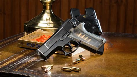 Classic Guns: Smith & Wesson Model 39 'ASP' Combat Pistol | An Official ...