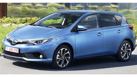 Toyota Auris Hybrid specs, lap times, performance data - FastestLaps.com