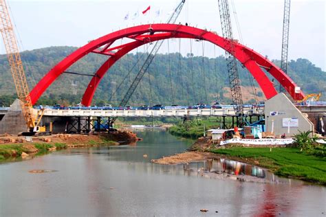 Govt opens bridge on Batang-Semarang toll road - Business - The Jakarta ...