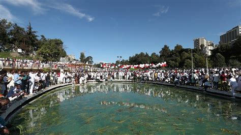 In pictures: Ethiopia's Oromos celebrate thanksgiving - BBC News