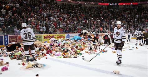 Hershey Bears' Charity Teddy Bear Toss Breaks Hockey Records | HuffPost ...