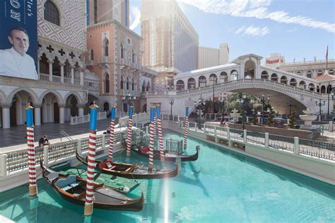 The 9 Best Las Vegas Hotels on the Strip | Oyster.com