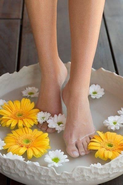 How To Do A Foot Spa At Home | Spa manicure, Foot spa, Foot care diy