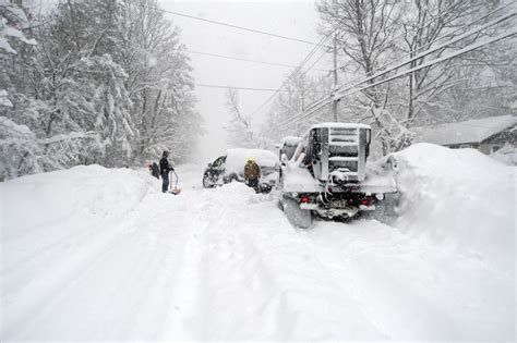 Snowstorm Expected to Stretch 1,200 Miles from Nebraska to Michigan ...