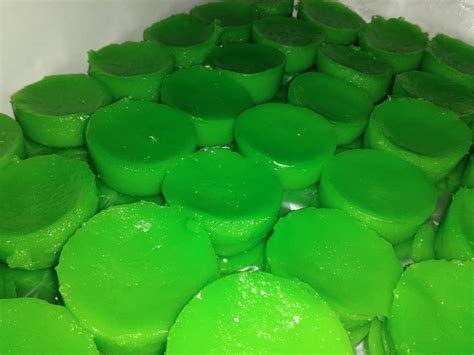 Kuih Kaswi Pandan, Food & Drinks, Instant Food on Carousell