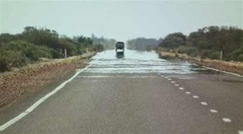 Why does road look Wet in Hot Summer Days? | Life in Saudi Arabia