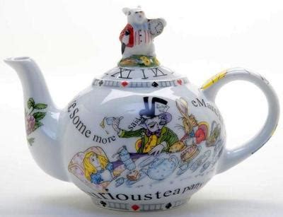 New boxed Paul Cardew Alice in Wonderland large 6 cup teapot & white ...