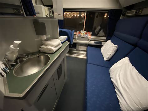 Viewliner Bedroom - The End Of An American Tradition The Amtrak Dining ...