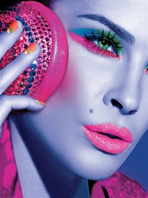 12 Fantastic Neon Makeup Looks - Pretty Designs