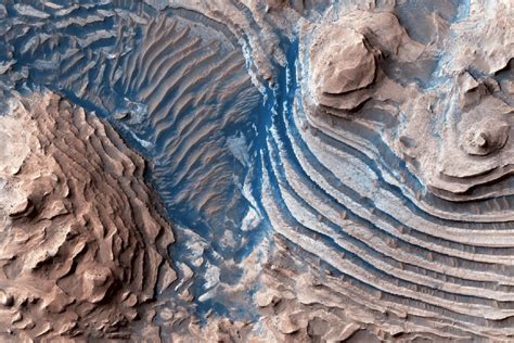 Mind-blowing photo series of Mars surface published by Nasa – revealing ...