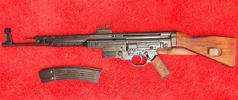 DENIX WW2 REPLICA GERMAN STG 44 SUB MACHINE GUN | JB Military Antiques