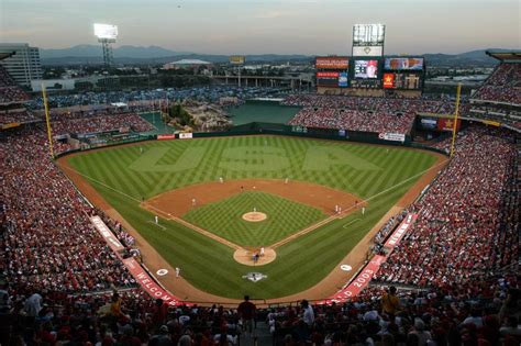 Angel Stadium of Anaheim - Wikipedia, la enciclopedia libre