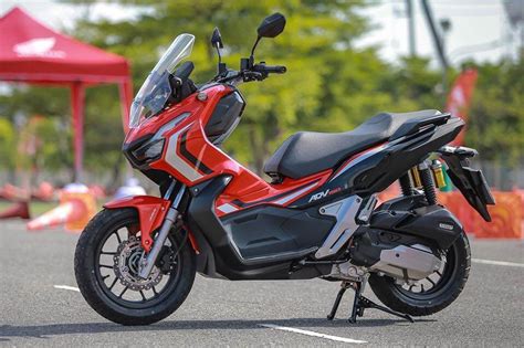 2022 Honda ADV 150 Scooter Review / Specs + New Changes Explained ...