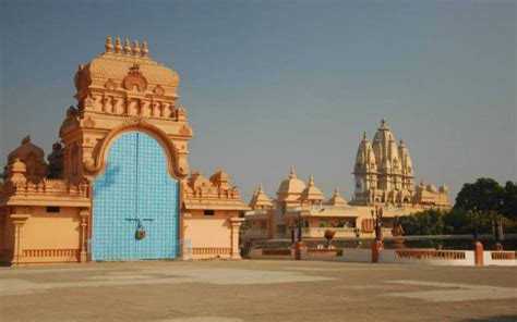 Chhatarpur Temple Delhi, Timings, Importance & Location