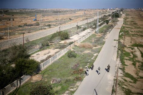 Egypt Accelerates Construction of Border Wall with Gaza