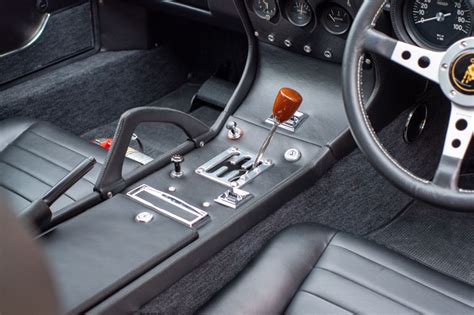 Descubrir 82+ imagen lamborghini miura interior - Abzlocal.mx