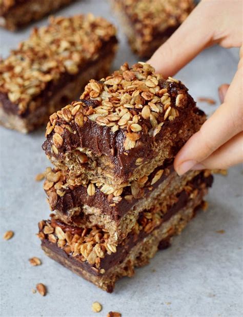 Chocolate Granola Bars | Healthy Breakfast Recipe - Elavegan