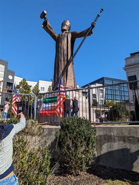 A Statue of Cyrus The Great Unveiled in Atlanta | FEZANA