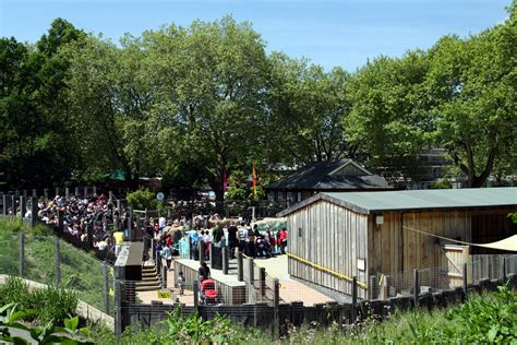 File:ZSL London Zoo in the Regent's Park in London, June 2013.jpg ...