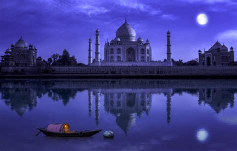 Why Visit Taj Mahal at Full Moon Night?