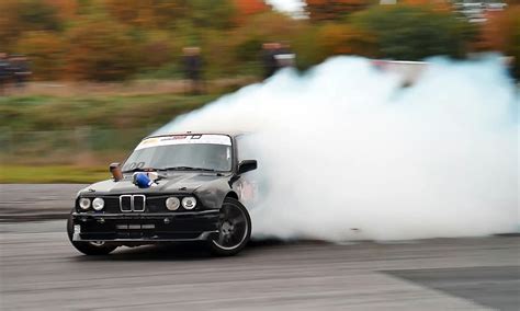 Turbocharged V12 BMW E30 Drift Car [video] - Double Apex