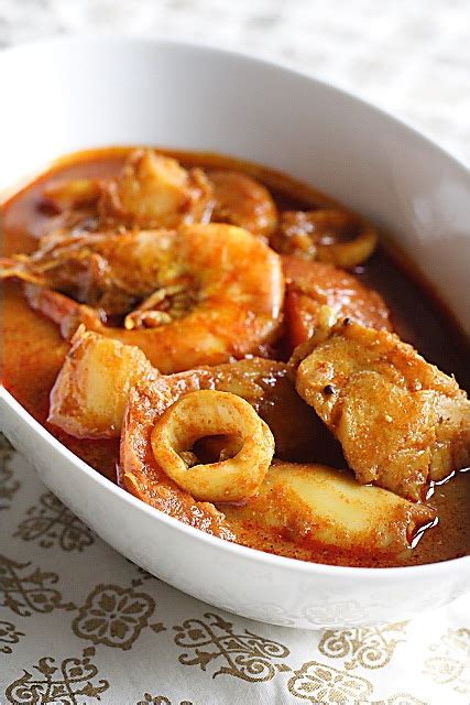 Seafood Curry (Malaysian Indian-Style) - Rasa Malaysia