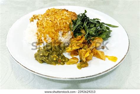 Nasi Padang Typical Indonesian Food Padang Stock Photo 2392629213 ...