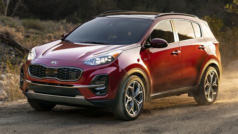 2022 Kia Sportage Buyer's Guide: Reviews, Specs, Comparisons